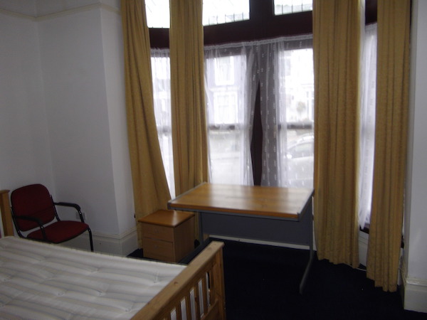 King Student Lettings - Swansea Lettings - 12a Uplands Terrace Room 1 (6)