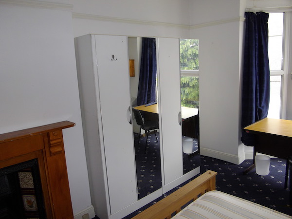 King Student Lettings - Swansea Lettings - 12a Uplands Terrace Room 3 (2)