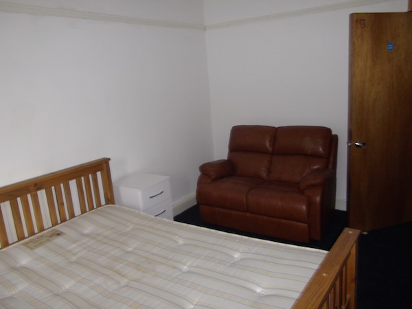 King Student Lettings - Swansea Lettings - 12a Uplands Terrace Room 3 (3)