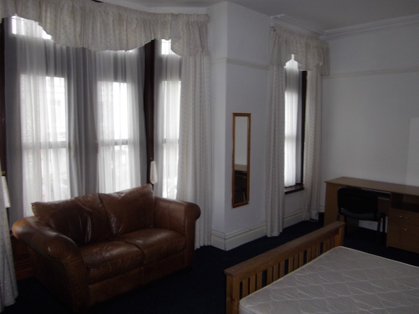 King Student Lettings - Swansea Lettings - 12a Uplands Terrace Room 5 (8)