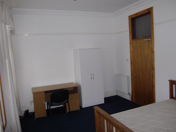 King Student Lettings - Swansea Lettings - 12a Uplands Terrace Room 5 (9)