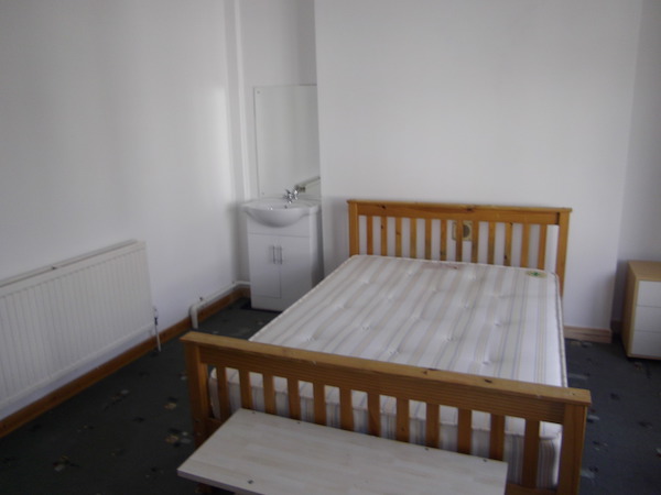 King Student Lettings - Swansea Lettings - 13 Ernald Place Room 5 (1)