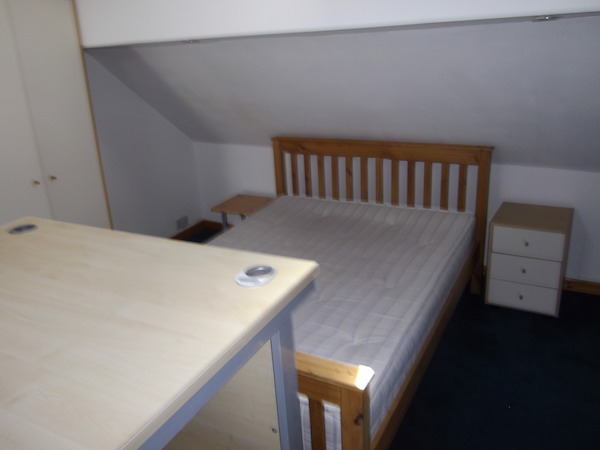 King Student Lettings - Swansea Lettings - 13 Ernald Place Room 6 (2)