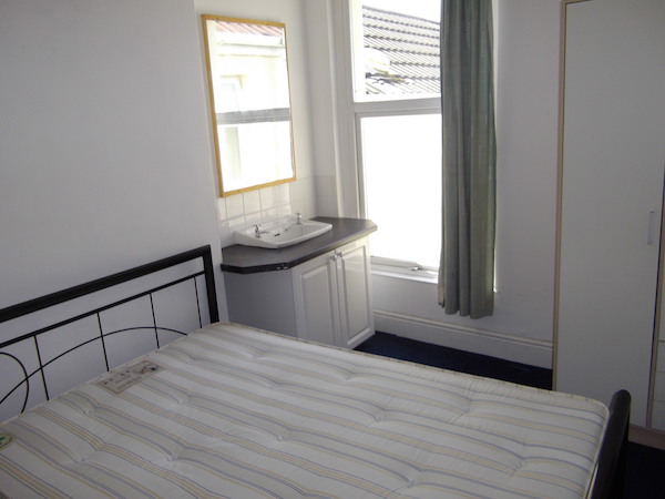 King Student Lettings - Swansea Lettings - 2 Ernald Place Room 4 (1)