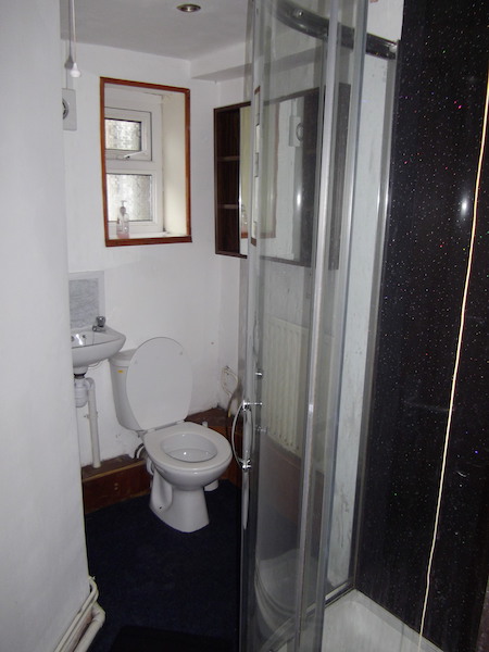 King Student Lettings - Swansea Lettings - 33 Dillwyn Road Bathroom 1
