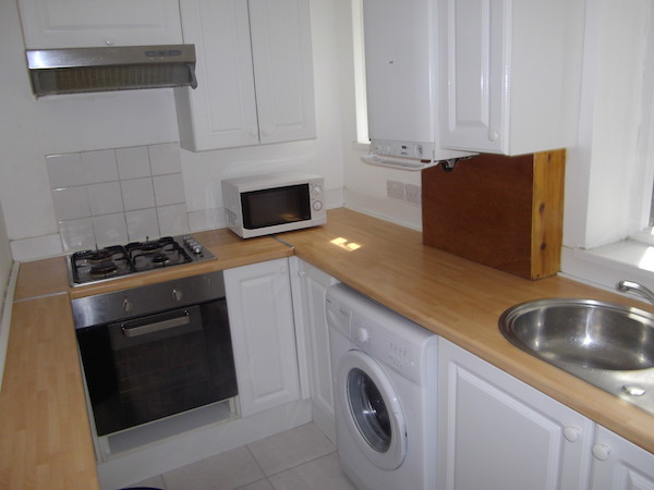 King Student Lettings - Swansea Student Lettings - 17a Hawthorne Avenue kitchen (2)